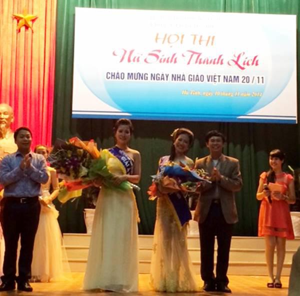 Trao giải cho Hoa khôi và Á khôi đêm chung kết